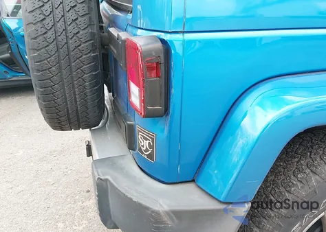 2015 Jeep Wrangler Unlimited Sahara z USA, uszkodzony, nr VIN 1C4HJWEG2FL646592